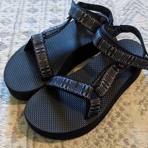 Teva Flatform Universal Sandal